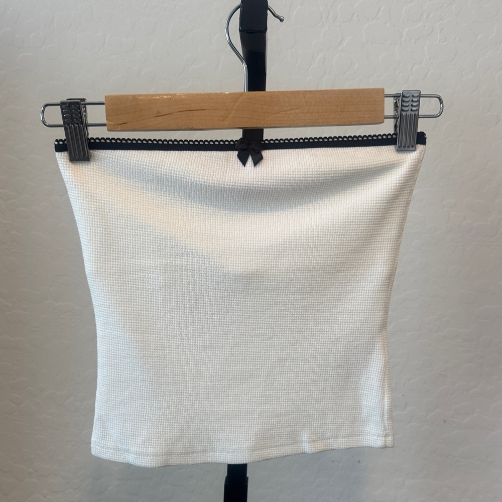 Edikted White Crop Top